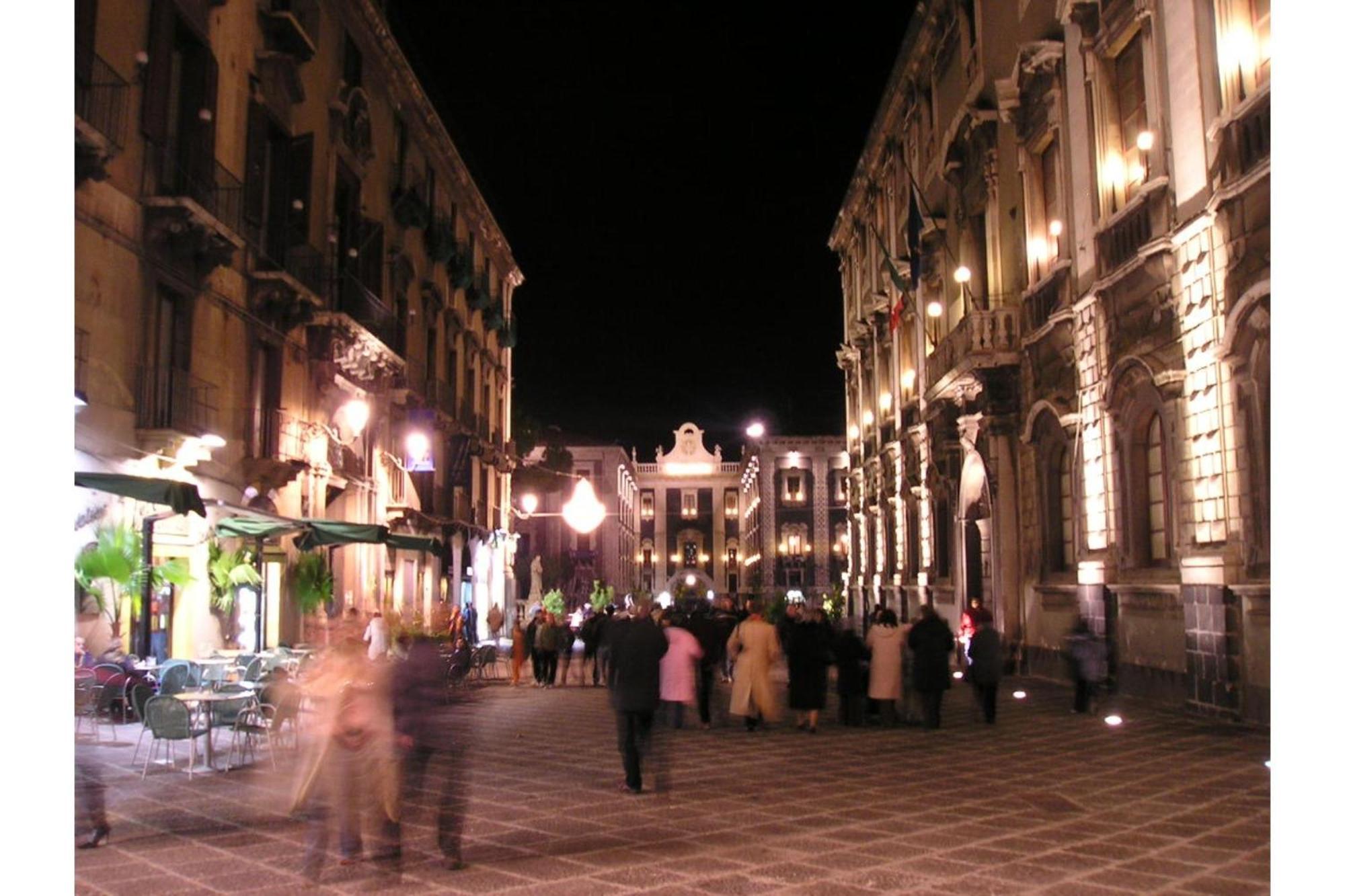 Arte House In The Historical Catania - Happy Rentals Екстер'єр фото